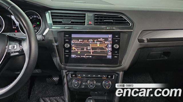 Volkswagen Tiguan (II) 2.0 TDI Premium 2020 — фото 12