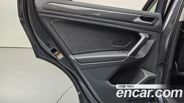 Volkswagen Tiguan (II) 2.0 TDI Premium 2020 — фото 25