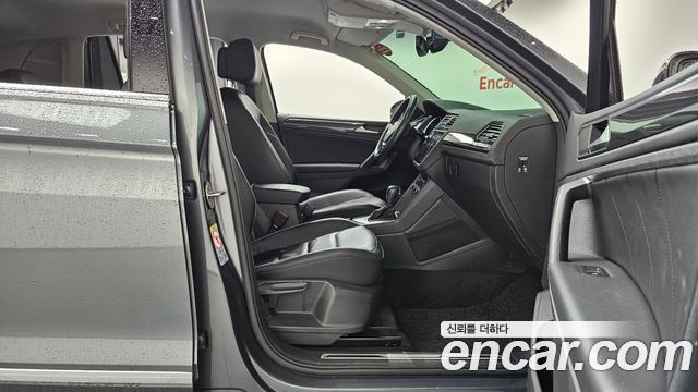Volkswagen Tiguan (II) 2.0 TDI Premium 2020 — фото 26
