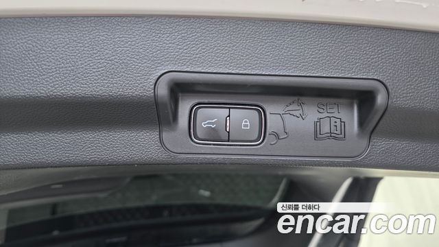 Ford Explorer (VI) 3.0 PHEV 2021 — фото 29