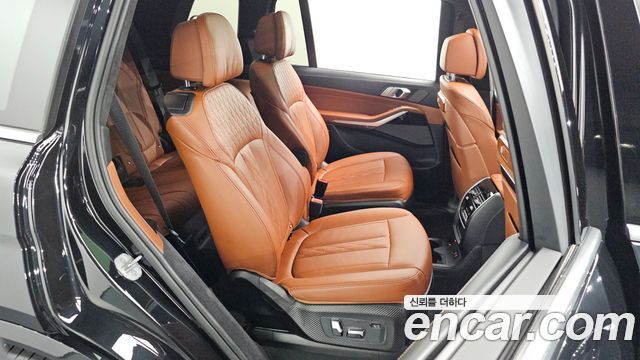 BMW X7 (G07) xDrive 40i M Sport 6STR 2024 — фото 11