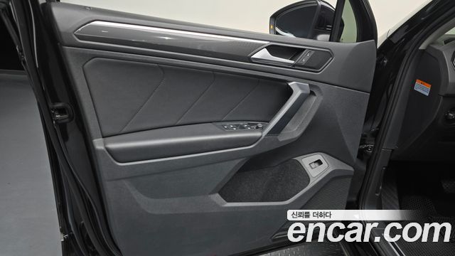 Volkswagen Tiguan (II) 2.0 TDI Prestige 2020 — фото 24