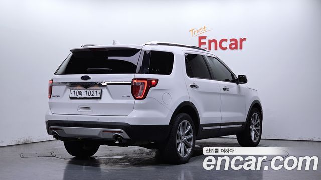 Ford Explorer 2.3 Limited 4WD 5th 2017 — фото 2