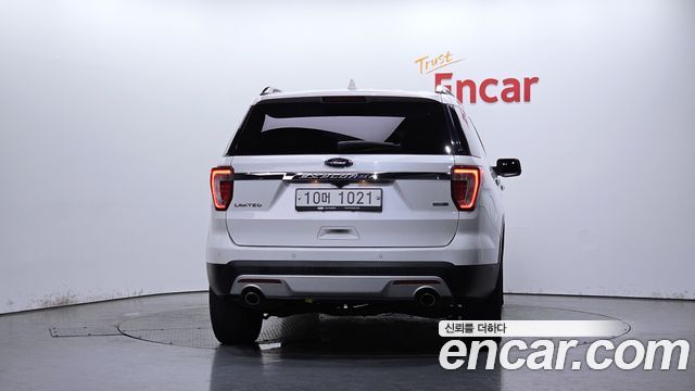 Ford Explorer 2.3 Limited 4WD 5th 2017 — фото 4