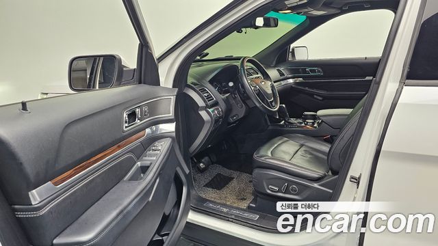 Ford Explorer 2.3 Limited 4WD 5th 2017 — фото 10
