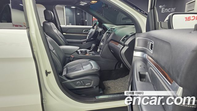 Ford Explorer 2.3 Limited 4WD 5th 2017 — фото 11