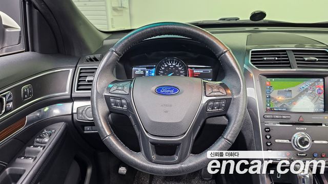 Ford Explorer 2.3 Limited 4WD 5th 2017 — фото 13