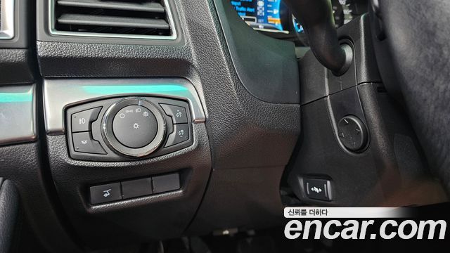 Ford Explorer 2.3 Limited 4WD 5th 2017 — фото 17