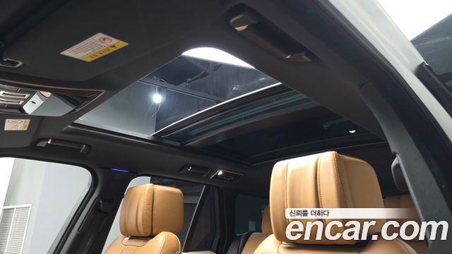 Land Rover Range Rover (IV) 5.0 SC Vogue SE 2019 — фото 15