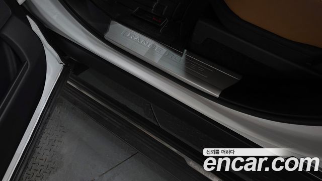 Land Rover Range Rover (IV) 5.0 SC Vogue SE 2019 — фото 18