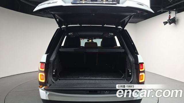 Land Rover Range Rover (IV) 5.0 SC Vogue SE 2019 — фото 20
