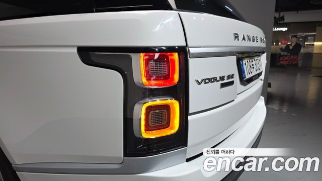 Land Rover Range Rover (IV) 5.0 SC Vogue SE 2019 — фото 23