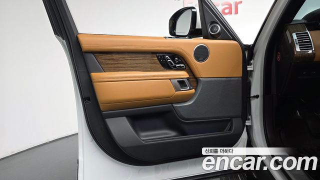 Land Rover Range Rover (IV) 5.0 SC Vogue SE 2019 — фото 24
