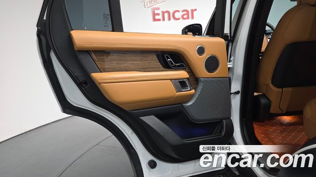 Land Rover Range Rover (IV) 5.0 SC Vogue SE 2019 — фото 25