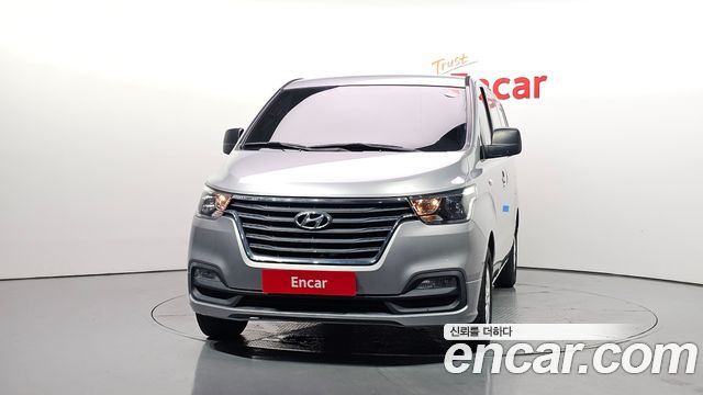 Hyundai Grand Starex Van 3-Seater Smart 2021 — фото 3