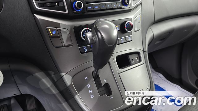 Hyundai Grand Starex Van 3-Seater Smart 2021 — фото 9