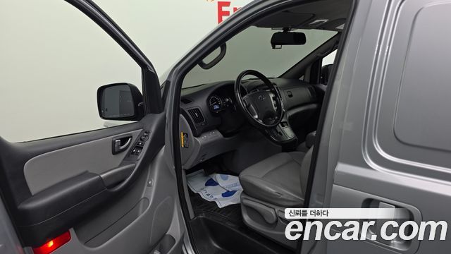 Hyundai Grand Starex Van 3-Seater Smart 2021 — фото 10