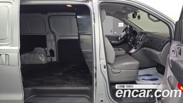 Hyundai Grand Starex Van 3-Seater Smart 2021 — фото 11