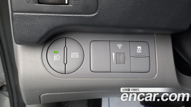 Hyundai Grand Starex Van 3-Seater Smart 2021 — фото 13