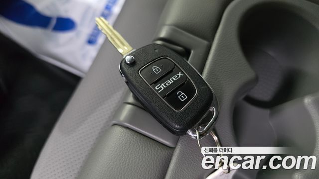 Hyundai Grand Starex Van 3-Seater Smart 2021 — фото 27