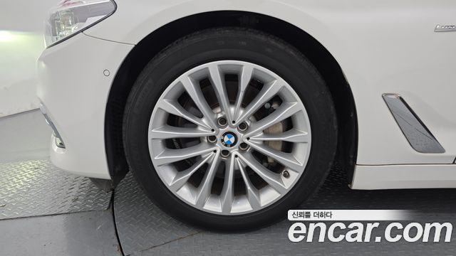 BMW 5 Series (G30) 530i Luxury Plus 2018 — фото 5