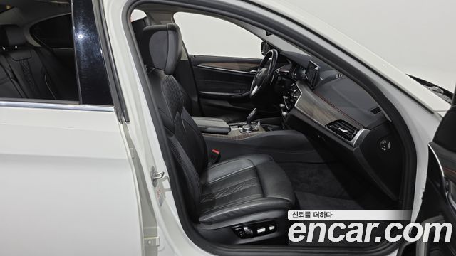 BMW 5 Series (G30) 530i Luxury Plus 2018 — фото 15