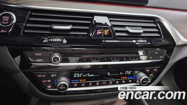 BMW 5 Series (G30) 530i Luxury Plus 2018 — фото 24
