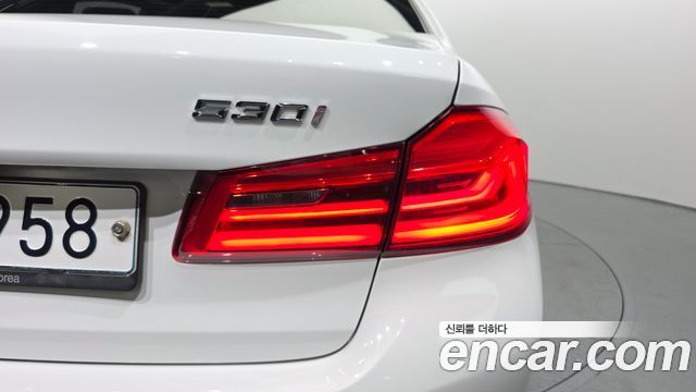 BMW 5 Series (G30) 530i Luxury Plus 2018 — фото 29