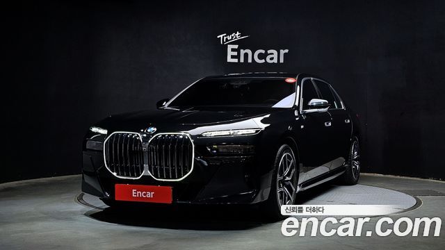 BMW 7 Series (G70) 740i xDrive M Sport 2025 — фото 1