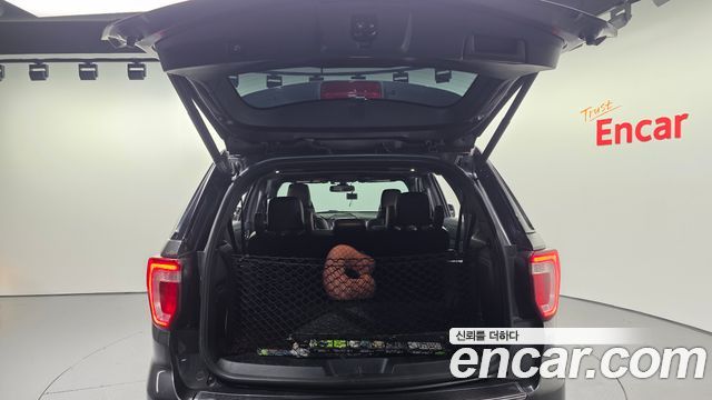 Ford Explorer 3.5 Limited 4WD 5th 2019 — фото 19