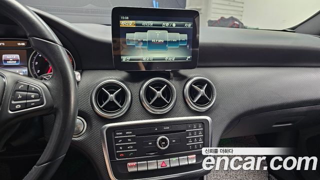 Mercedes-Benz A-Class (W176) A200 2018 — фото 14