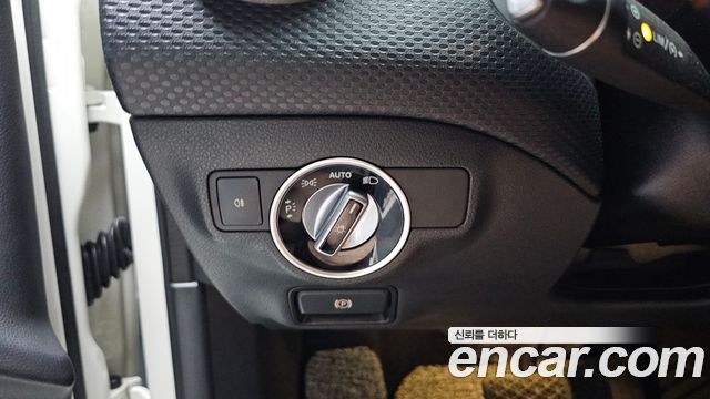 Mercedes-Benz A-Class (W176) A200 2018 — фото 17