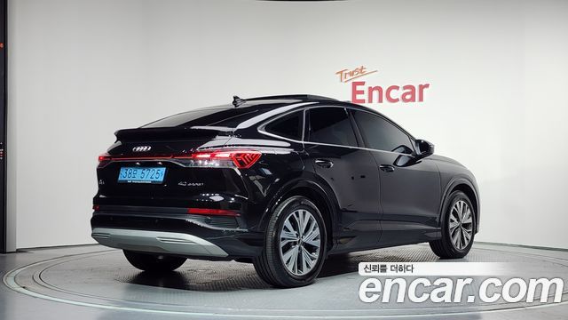 Audi Q4 e-tron (F4) 40 Sportback 2023 — фото 2