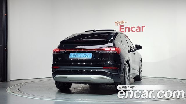 Audi Q4 e-tron (F4) 40 Sportback 2023 — фото 4