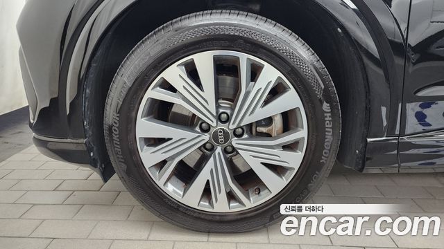 Audi Q4 e-tron (F4) 40 Sportback 2023 — фото 5