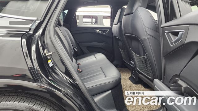 Audi Q4 e-tron (F4) 40 Sportback 2023 — фото 12