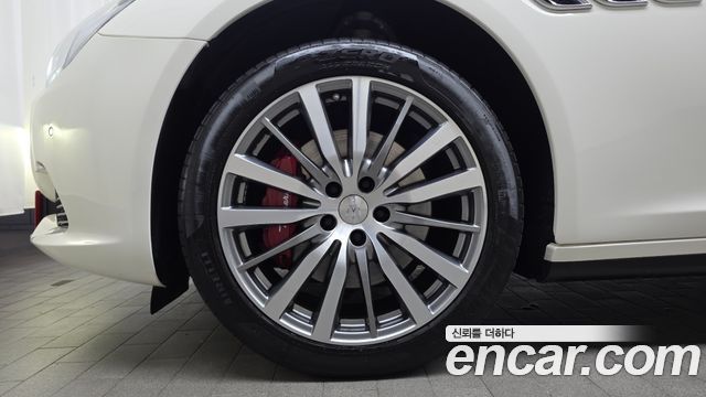 Maserati Quattroporte 3.0 V6 2019 — фото 5
