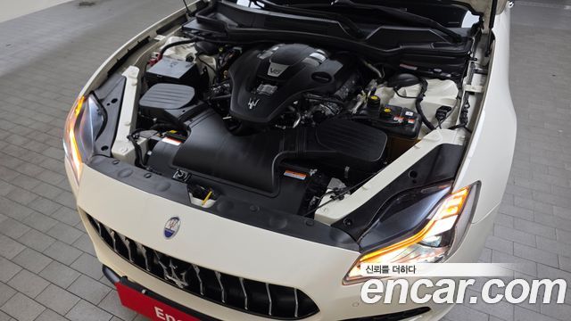 Maserati Quattroporte 3.0 V6 2019 — фото 6