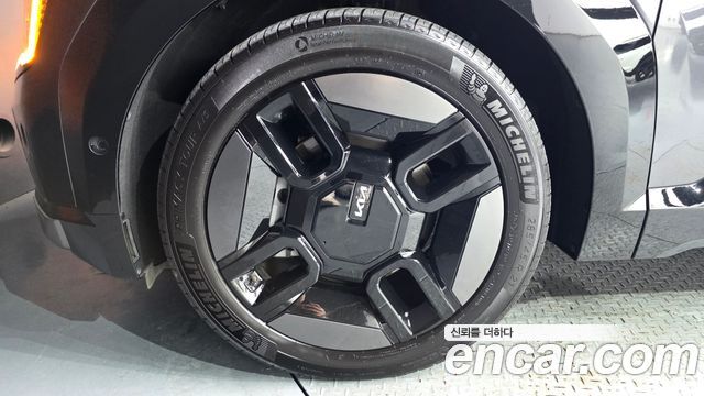 Kia EV9 Long Range 4WD GT Line 2024 — фото 5