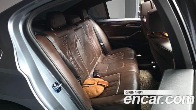 BMW 5 Series (G30) 520d xDrive M Sport Package Plus 2017 — фото 12