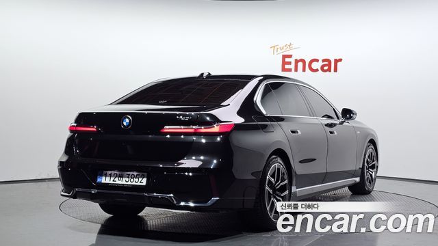 BMW 7 Series (G70) 740i sDrive M Sport 2023 — фото 2