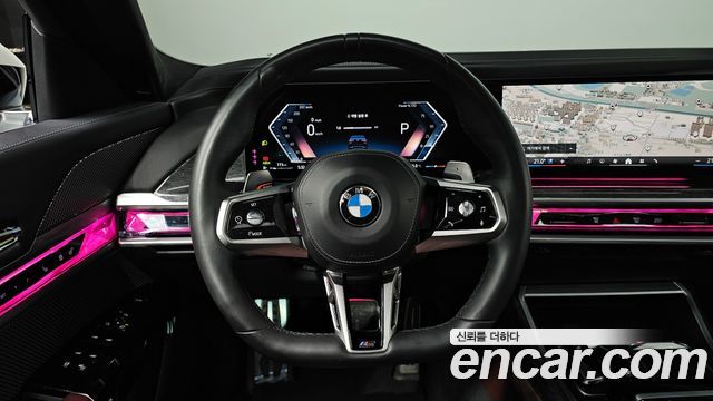 BMW 7 Series (G70) 740i sDrive M Sport 2023 — фото 13
