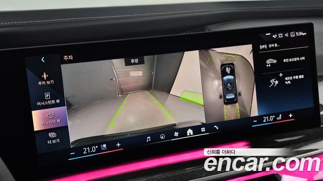 BMW 7 Series (G70) 740i sDrive M Sport 2023 — фото 16