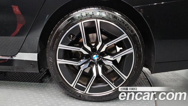 BMW 7 Series (G70) 740i sDrive M Sport 2023 — фото 21