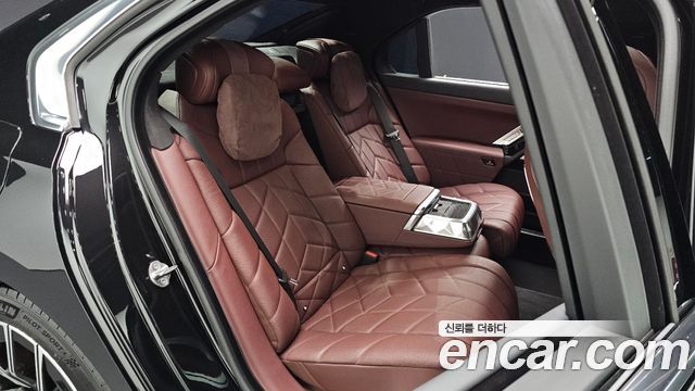 BMW 7 Series (G70) 740i sDrive M Sport 2023 — фото 26