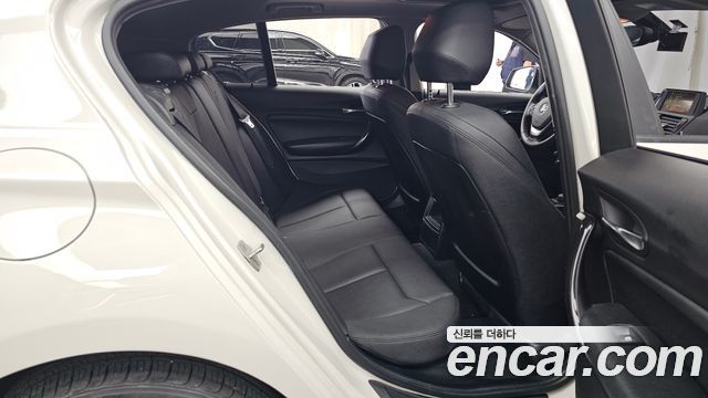BMW 1 Series (F20) 118d Sport 5Door 2015 — фото 12
