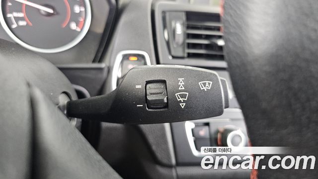 BMW 1 Series (F20) 118d Sport 5Door 2015 — фото 18