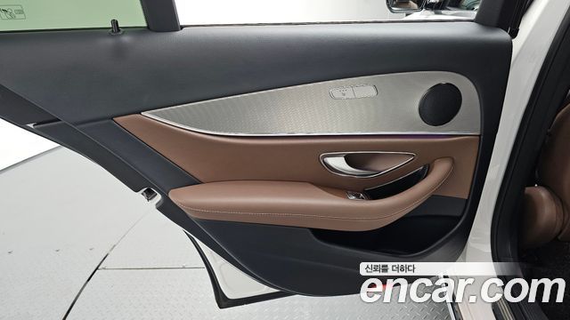 Mercedes-Benz E-Class (W213) E300 Avantgarde 2019 — фото 25