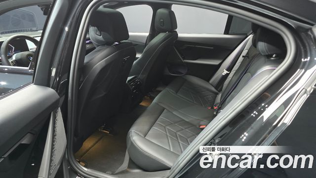 BMW 5 Series (G60) 520i Special Edition 2026 — фото 12