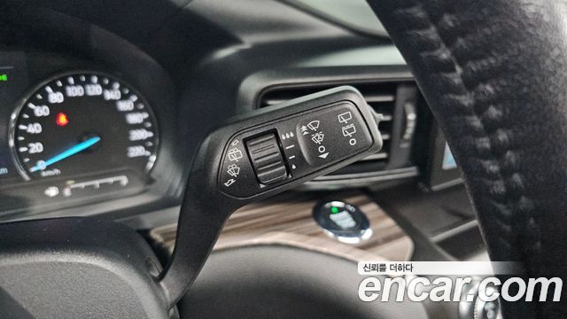 Ford Explorer (VI) 2.3 LimIted 4WD 2020 — фото 16